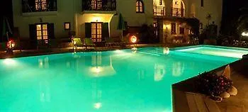 Sunlight Naxos Lägenhetshotell Naxos City